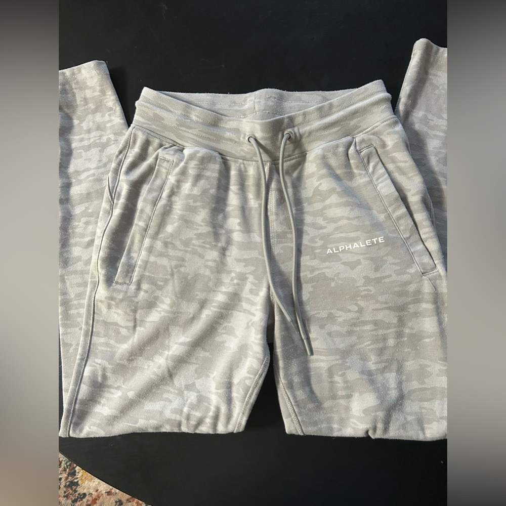 Alphalete Grey Camo Athletic Pants